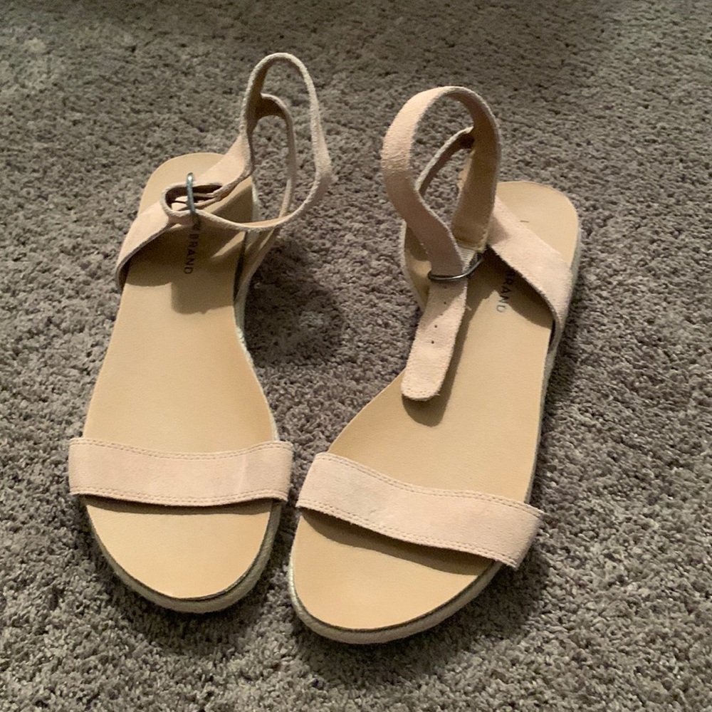 Lucky brand cream color ankle strap sandals perfect condition worn once size 10